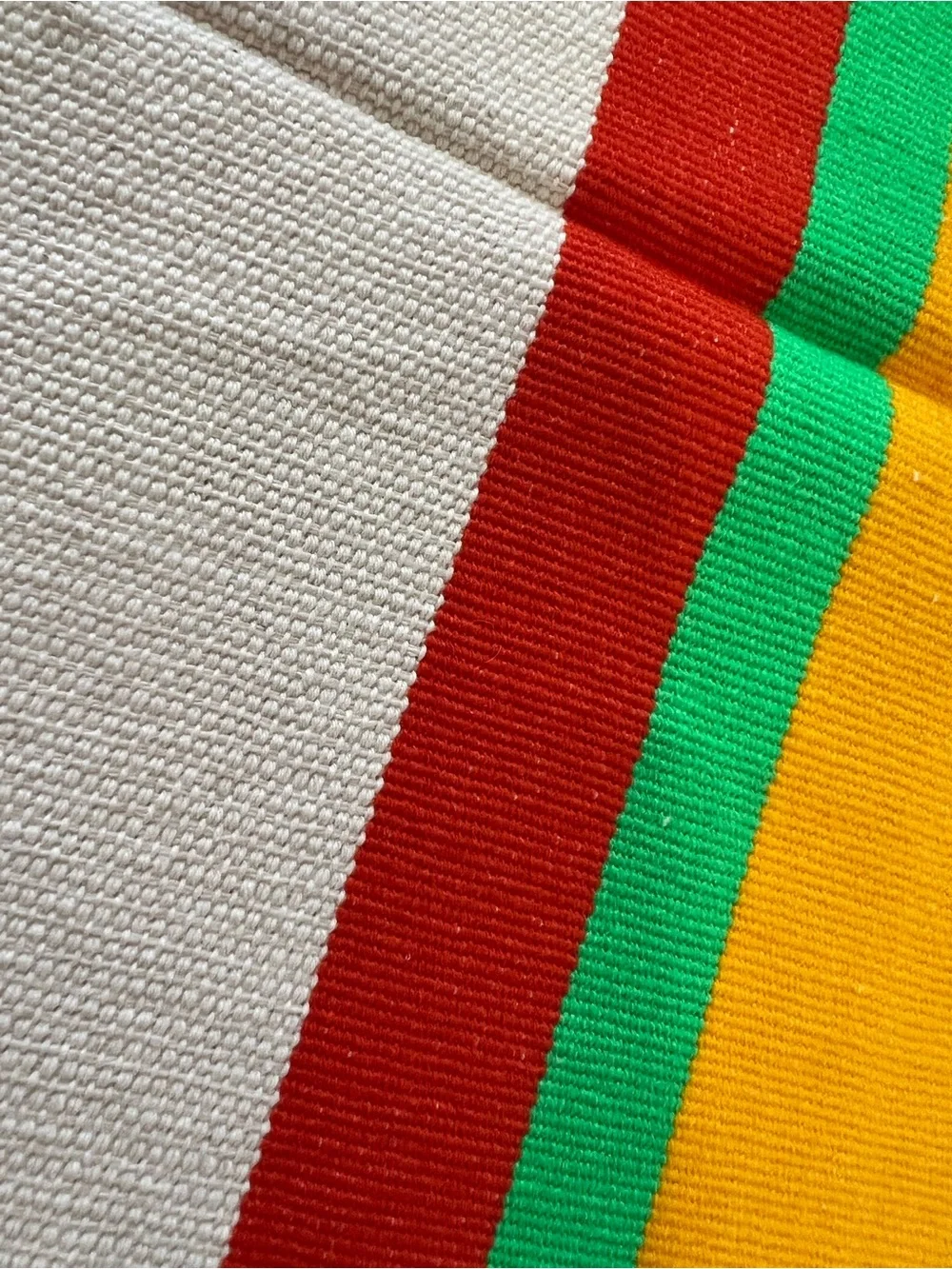 Set of 6 Hopsack/basket weave Cotton off-white placemats w/ southwestern design